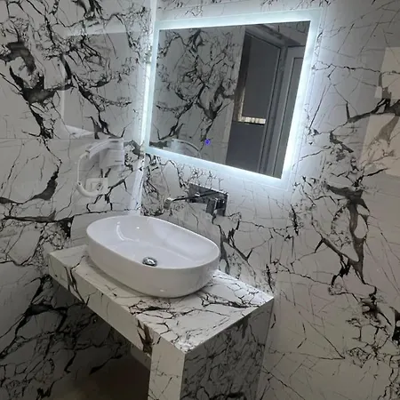 מלון Seaside & *