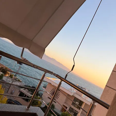فندق Seaside & ساراندا