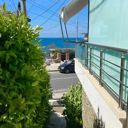 Seaside & *