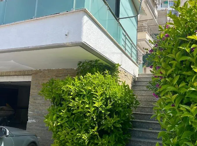 Seaside & Отель