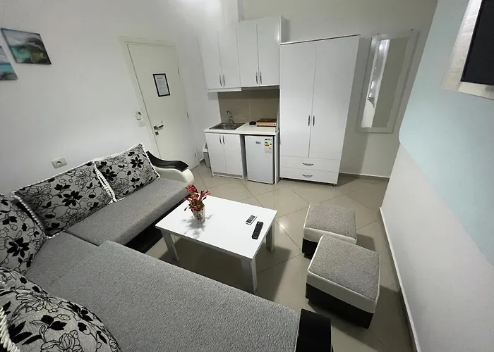 Отель Seaside & Саранда